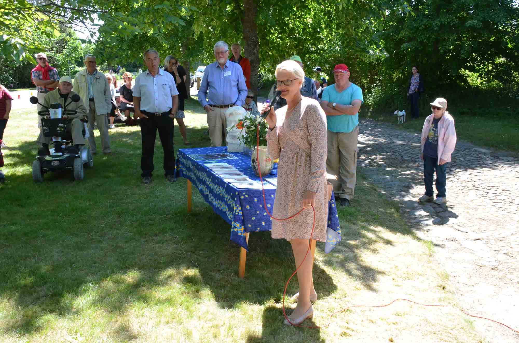 Helene Fritzon överräcker vårdnaden till Widtsköfle Byalag